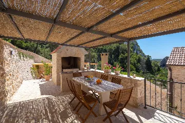 Sunlit Country Villa Retreat in Hvar Hills