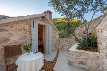 Sunlit Country Villa Retreat in Hvar Hills