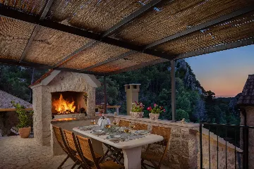 Sunlit Country Villa Retreat in Hvar Hills