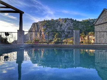 Sunlit Country Villa Retreat in Hvar Hills