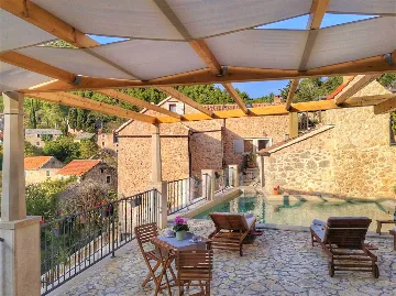 Sunlit Country Villa Retreat in Hvar Hills