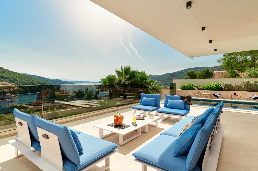 Contemporary Villa with Private Pool in Marina