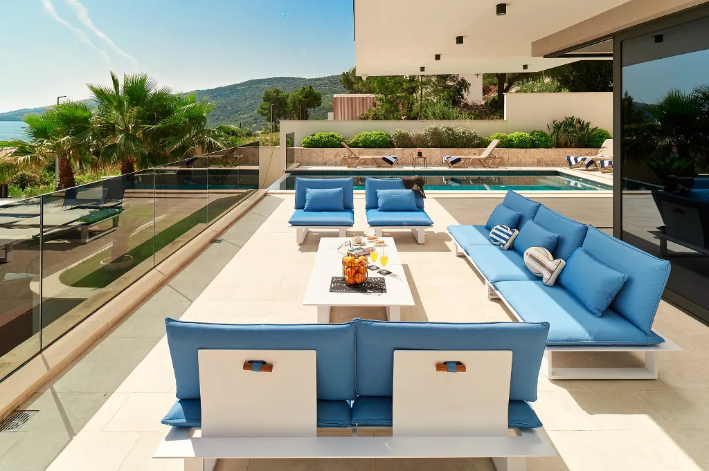 Contemporary Villa with Private Pool in Marina