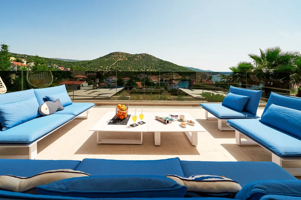 Contemporary Villa with Private Pool in Marina