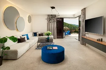 Contemporary Villa with Private Pool in Marina