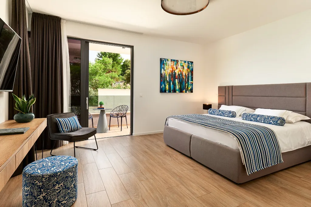 Contemporary Villa with Private Pool in Marina