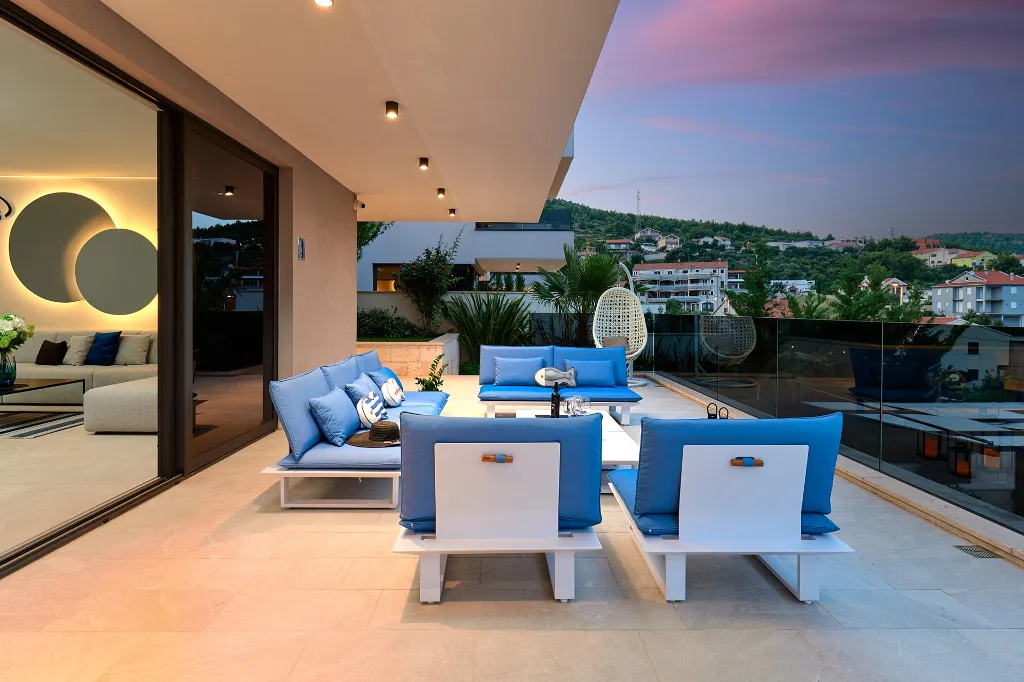Contemporary Villa with Private Pool in Marina