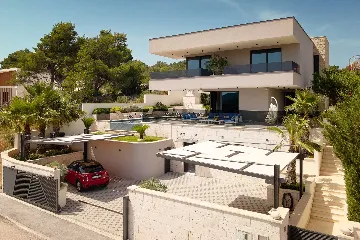 Contemporary Villa with Private Pool in Marina