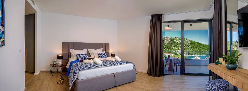 Contemporary Villa with Private Pool in Marina