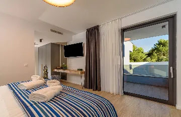 Contemporary Villa with Private Pool in Marina