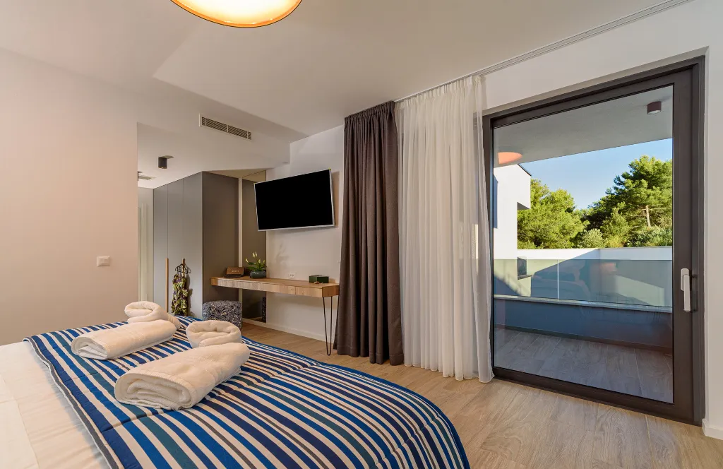 Contemporary Villa with Private Pool in Marina