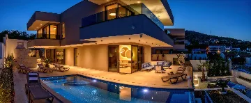 Contemporary Villa with Private Pool in Marina