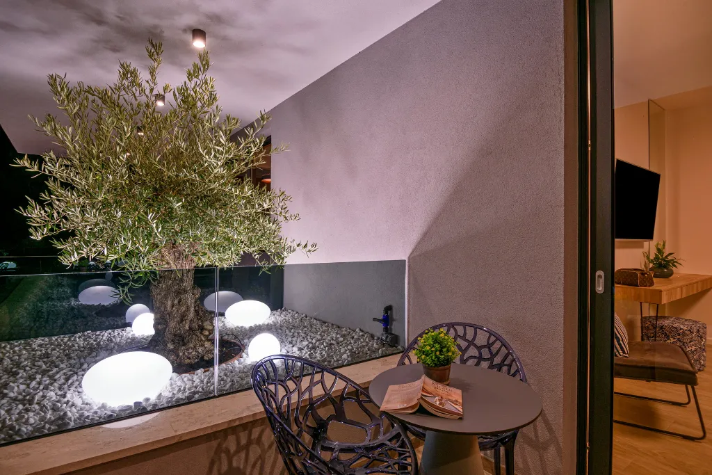 Contemporary Villa with Private Pool in Marina