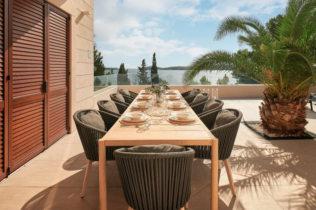 Contemporary Seaside Villa with Pool, Hvar