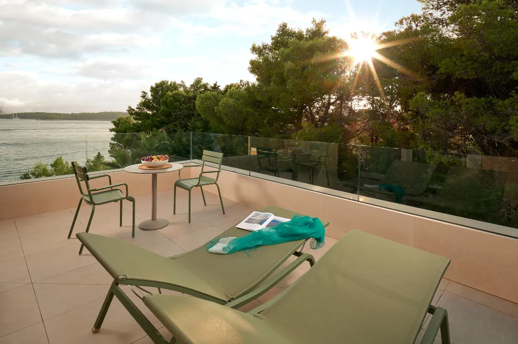 Contemporary Seaside Villa with Pool, Hvar