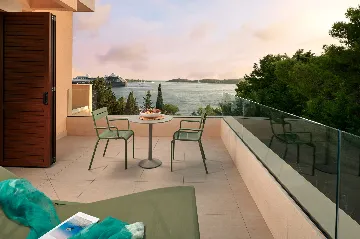 Contemporary Seaside Villa with Pool, Hvar