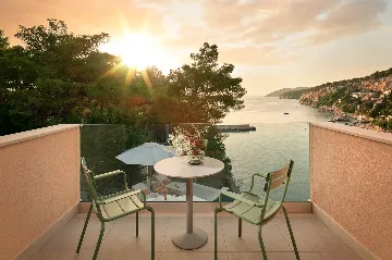 Contemporary Seaside Villa with Pool, Hvar