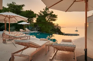 Contemporary Seaside Villa with Pool, Hvar