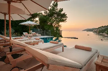 Contemporary Seaside Villa with Pool, Hvar