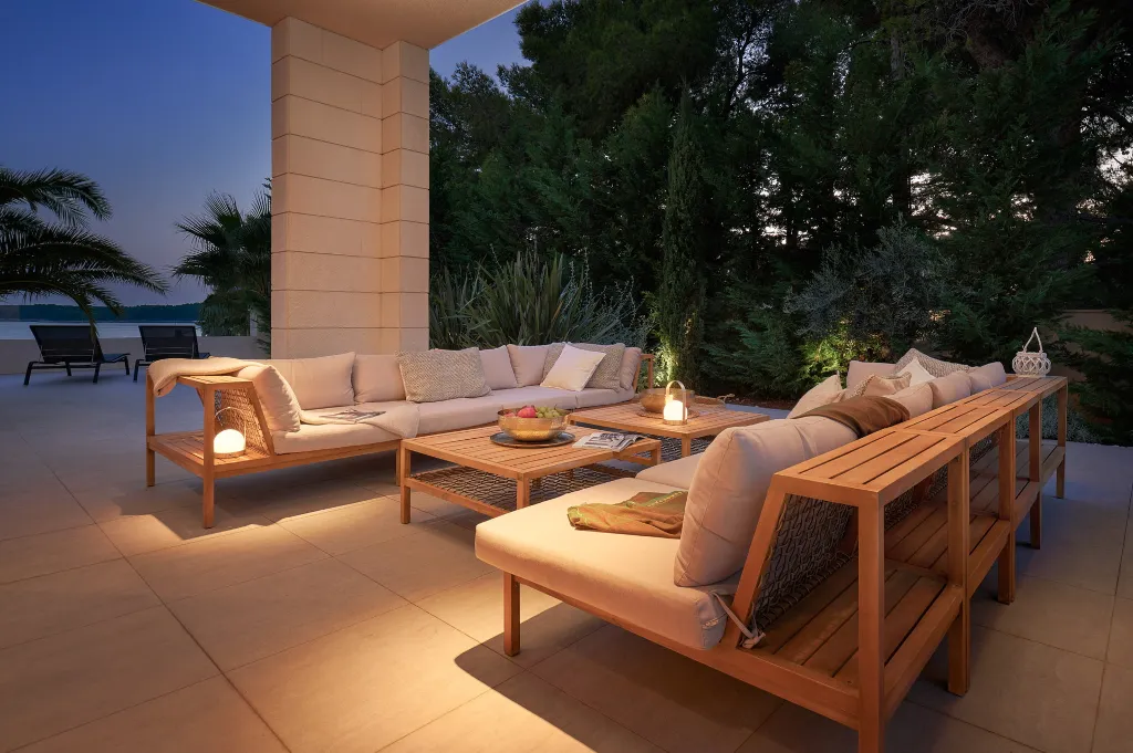 Contemporary Seaside Villa with Pool, Hvar