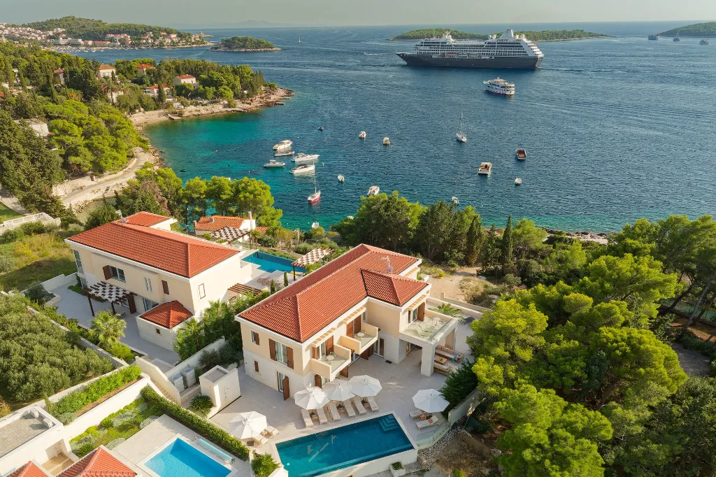 Contemporary Seaside Villa with Pool, Hvar