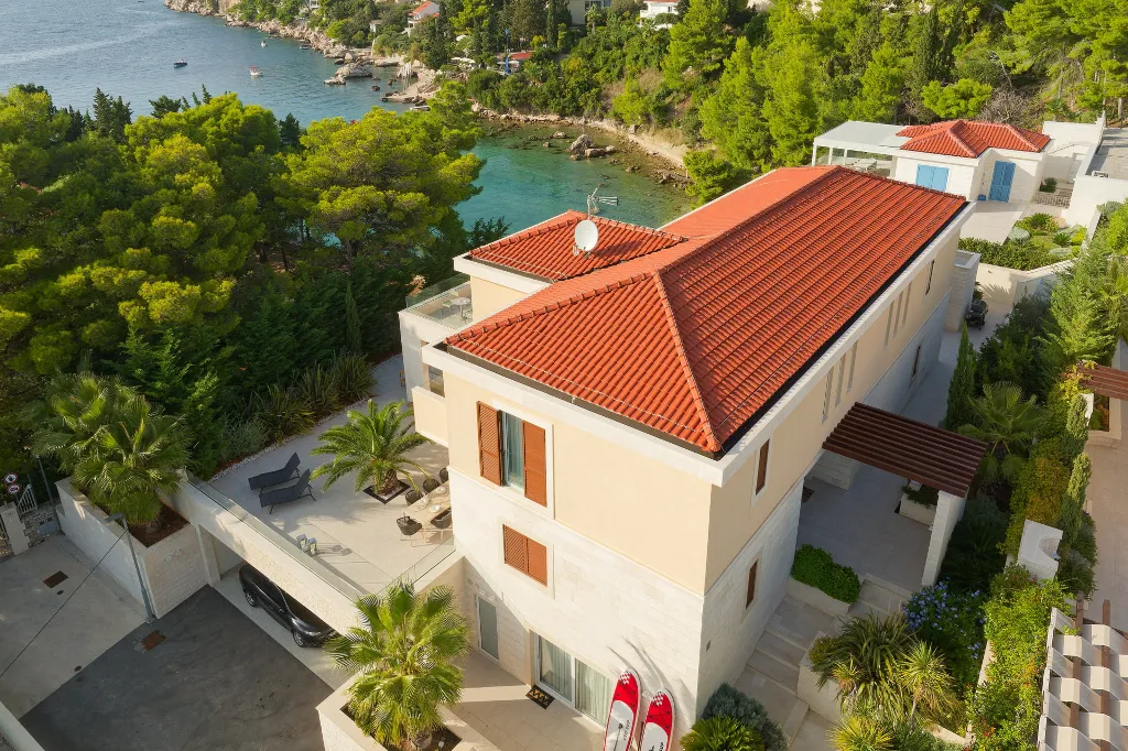 Contemporary Seaside Villa with Pool, Hvar