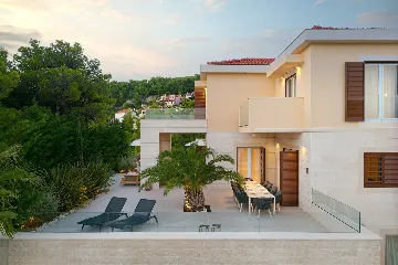 Contemporary Seaside Villa with Pool, Hvar