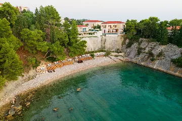 Contemporary Seaside Villa with Pool, Hvar