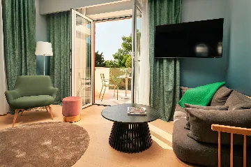 Seaside Villa Complex with Pool, Hvar