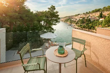 Seaside Villa Complex with Pool, Hvar