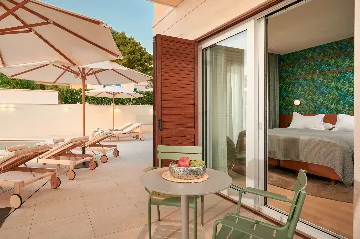 Seaside Villa Complex with Pool, Hvar