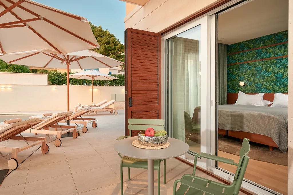 Seaside Villa Complex with Pool, Hvar