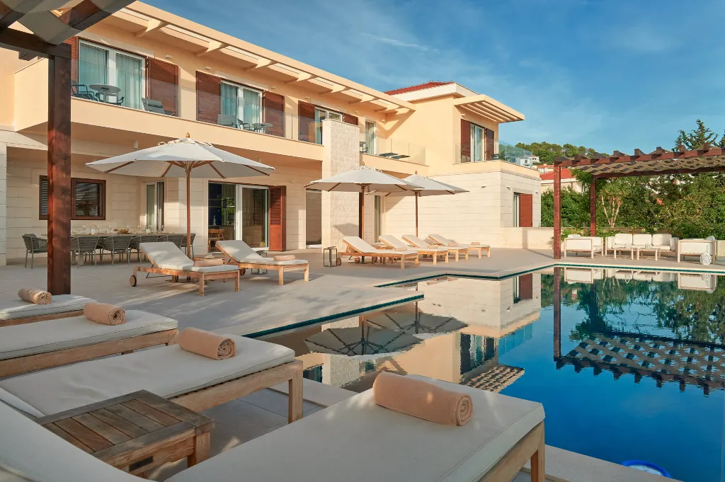 Seaside Villa Complex with Pool, Hvar