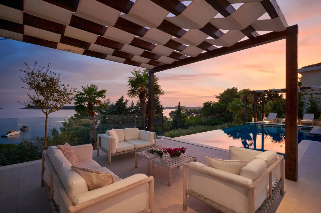 Seaside Villa Complex with Pool, Hvar