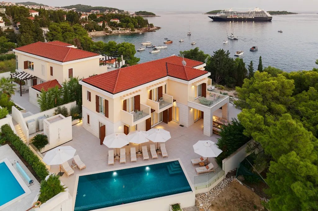 Seaside Villa Complex with Pool, Hvar