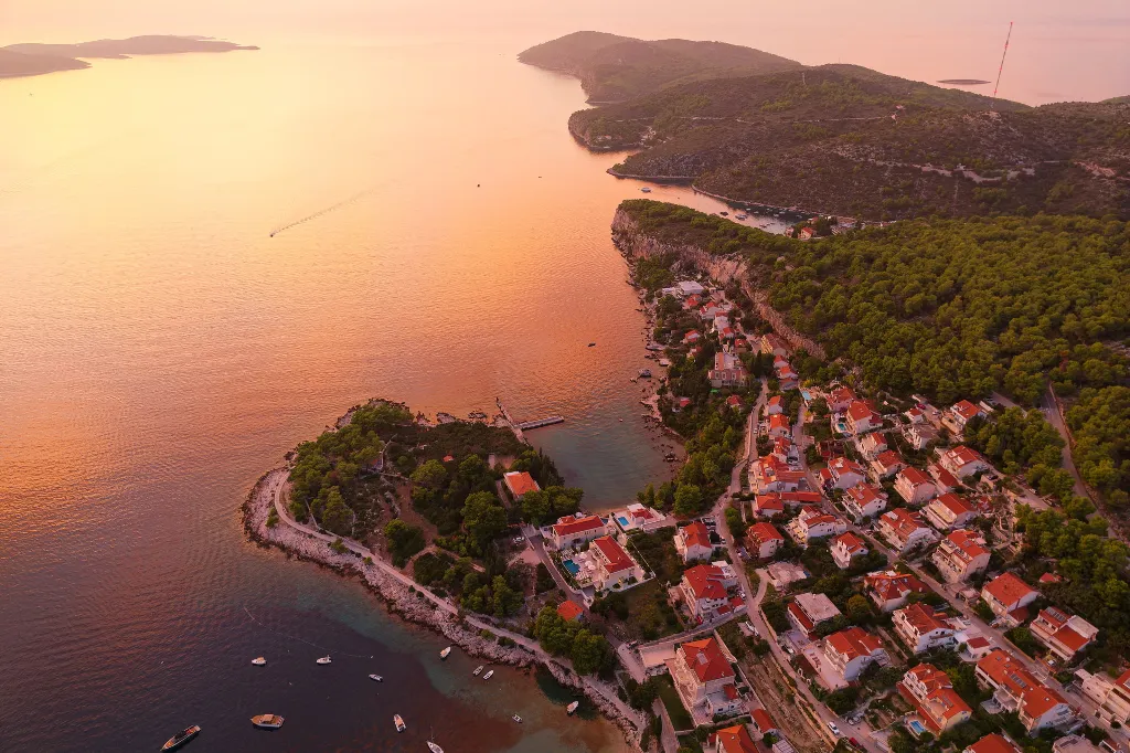 Seaside Villa Complex with Pool, Hvar