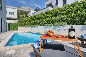 Modern 3-Bedroom Villa with Private Pool in Podstrana