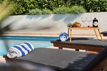 Modern 3-Bedroom Villa with Private Pool in Podstrana