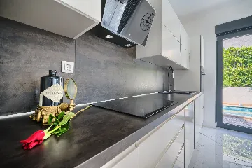 Modern 3-Bedroom Villa with Private Pool in Podstrana