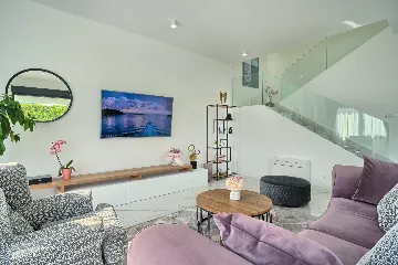 Modern 3-Bedroom Villa with Private Pool in Podstrana