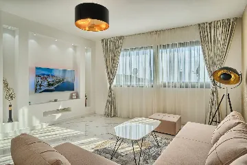 Modern 3-Bedroom Villa with Private Pool in Podstrana