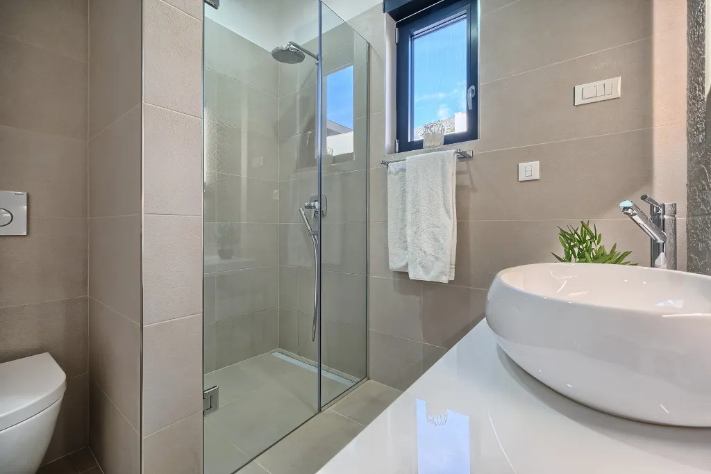 Modern 3-Bedroom Villa with Private Pool in Podstrana