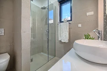 Modern 3-Bedroom Villa with Private Pool in Podstrana