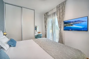 Modern 3-Bedroom Villa with Private Pool in Podstrana