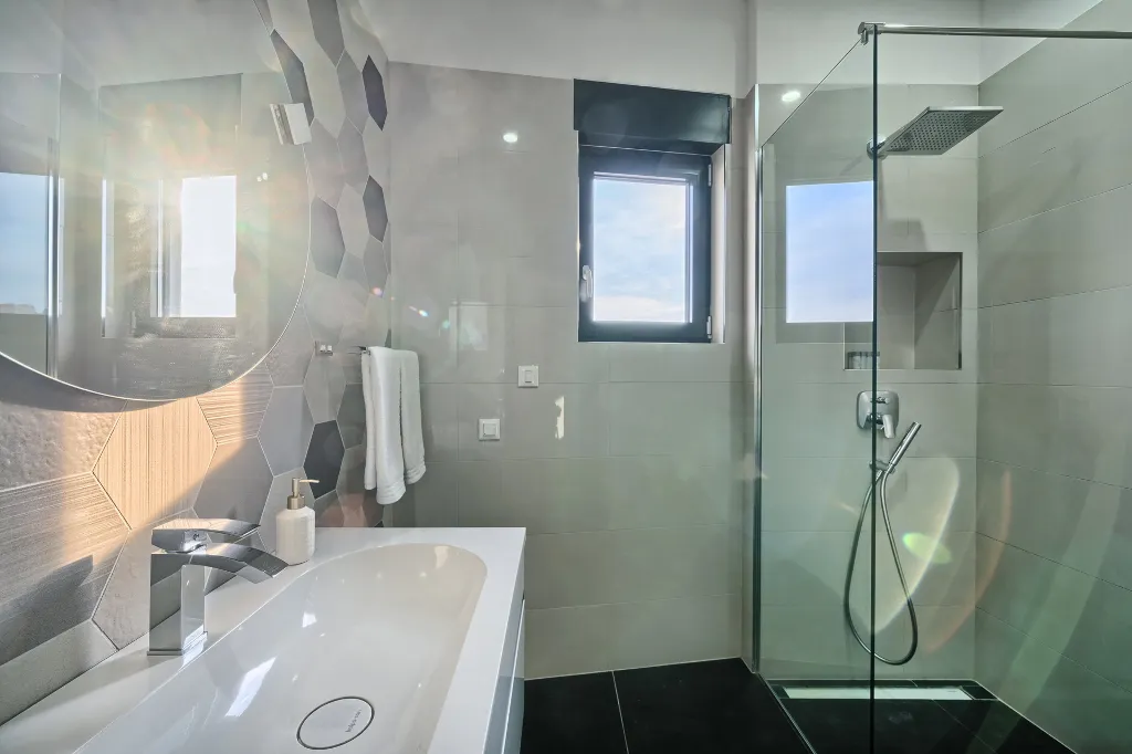 Modern 3-Bedroom Villa with Private Pool in Podstrana