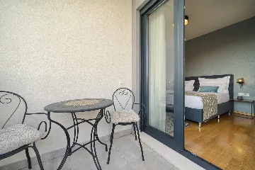 Modern 3-Bedroom Villa with Private Pool in Podstrana