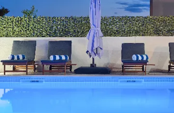 Modern 3-Bedroom Villa with Private Pool in Podstrana