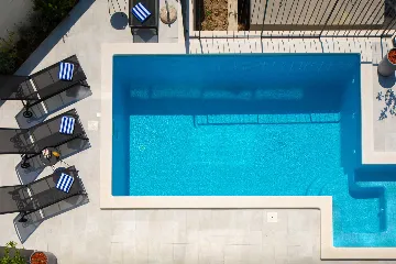 Modern 5-Bedroom Villa with Pool in Podstrana