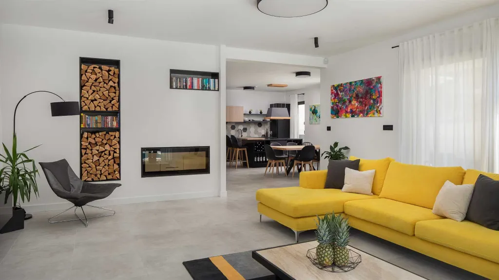 Modern 5-Bedroom Villa with Pool in Podstrana