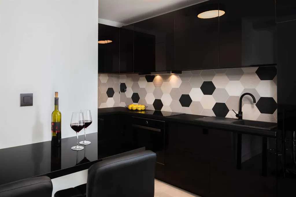 Modern 5-Bedroom Villa with Pool in Podstrana